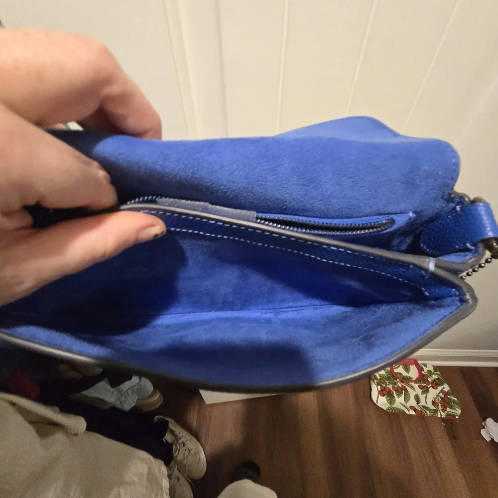 Blue Leather Shoulder Bag with C-Clasp - Picture 6 of 13